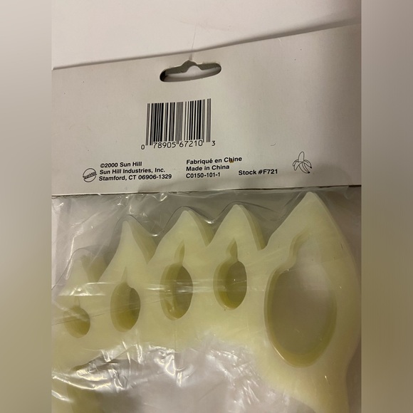 Sun Hill Glow In The Dark Monster Footprints Decor Vintage Halloween Prop Set 10 - Picture 4 of 5